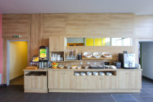 déjeuner copieux via le Self service